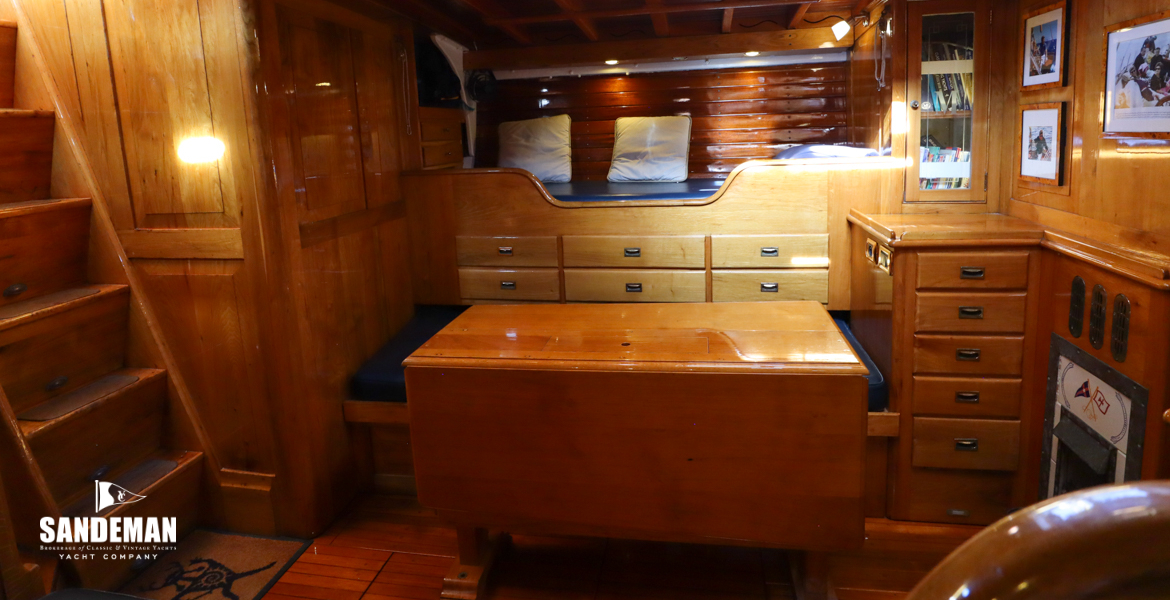 Saloon view to port