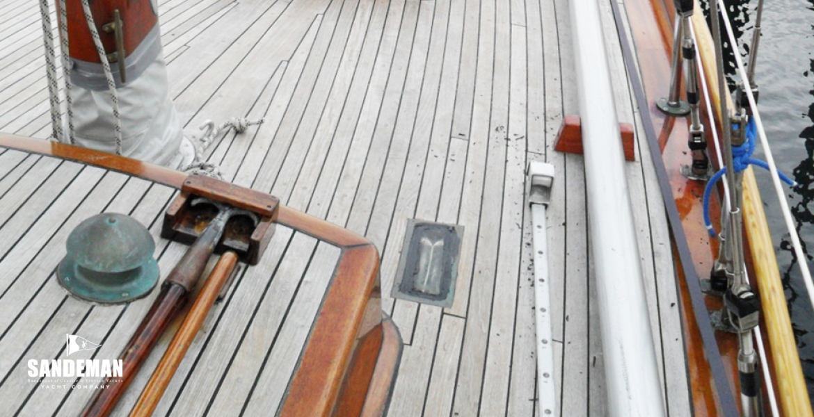 17Foredeck.jpg