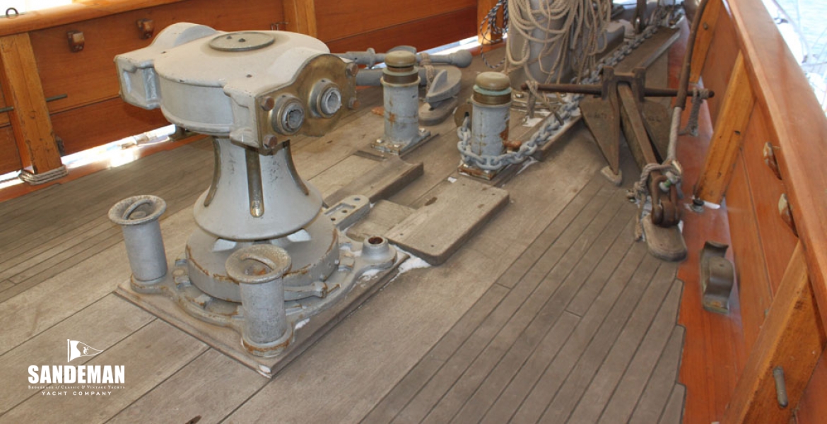 14Foredeck.jpg