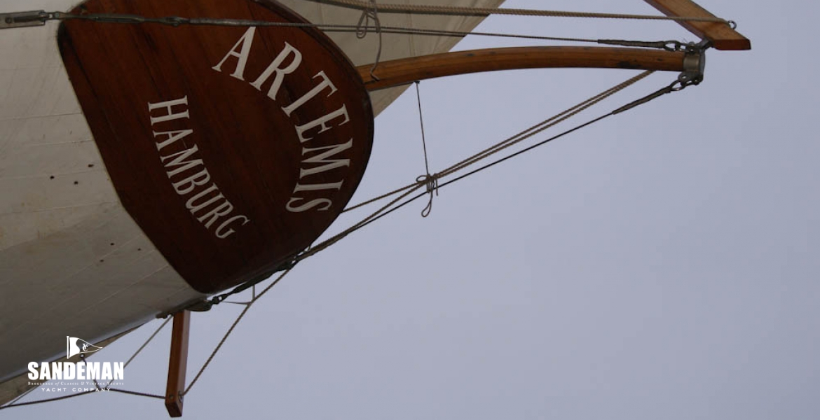 09Transom.jpg