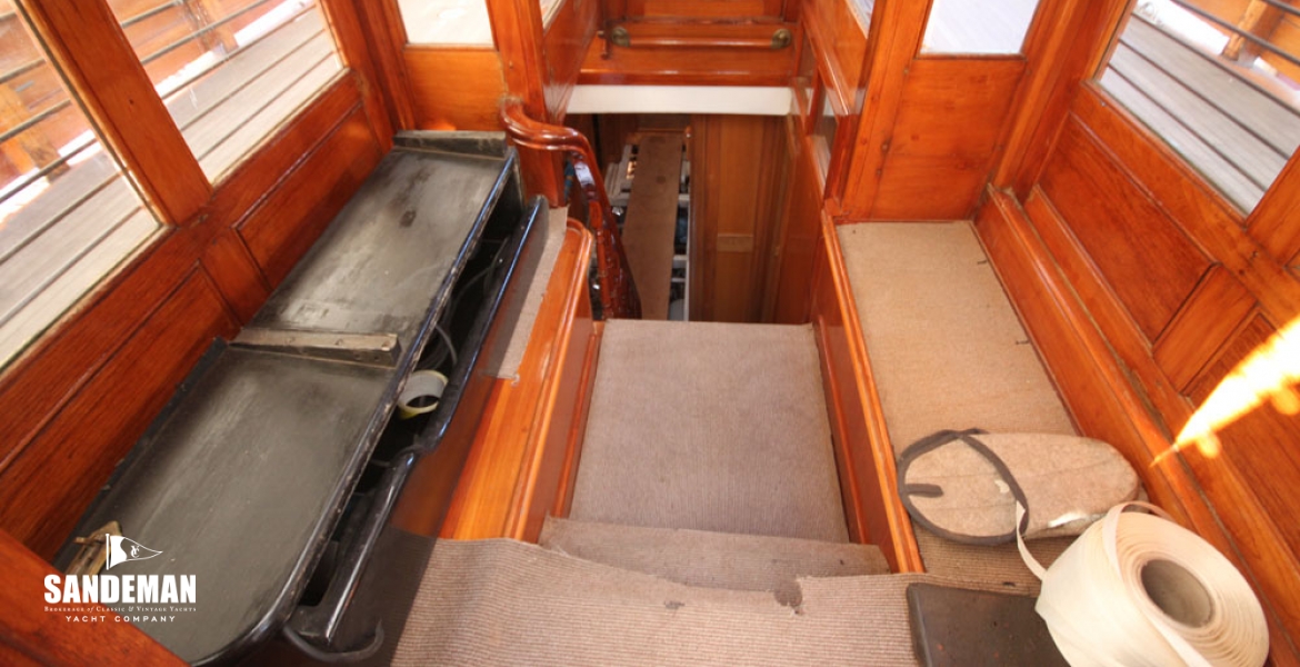 20Doghouseinterior.jpg