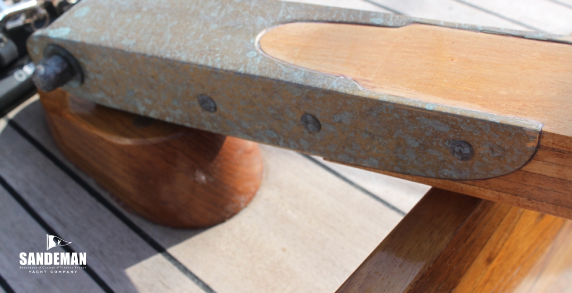 Tiller detail