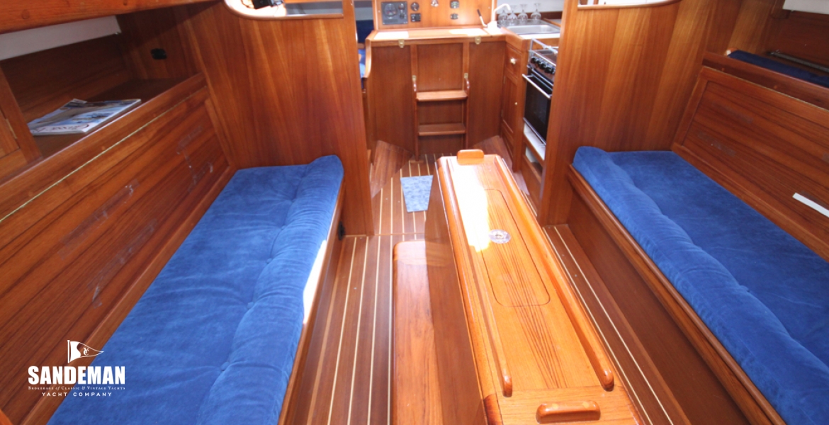 Saloon view aft