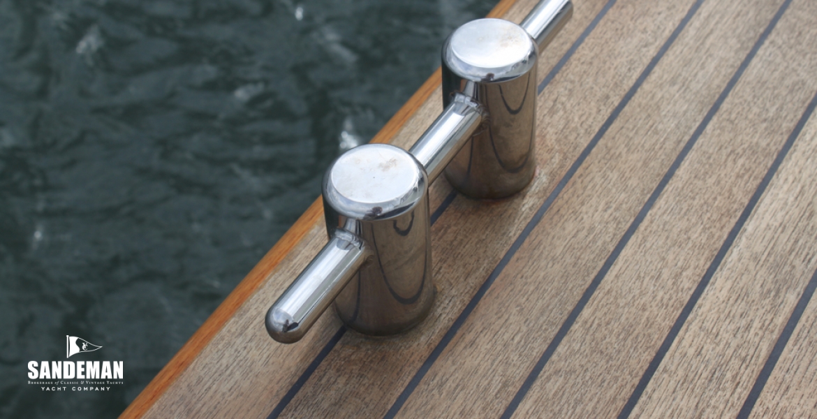 09Bollardcleatamidships.jpg