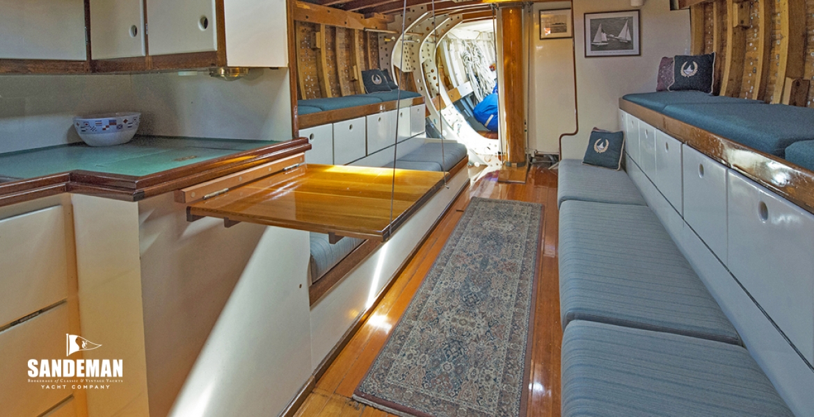 24 Galley to saloon fwd
