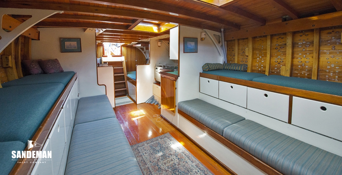 31 Saloon v aft