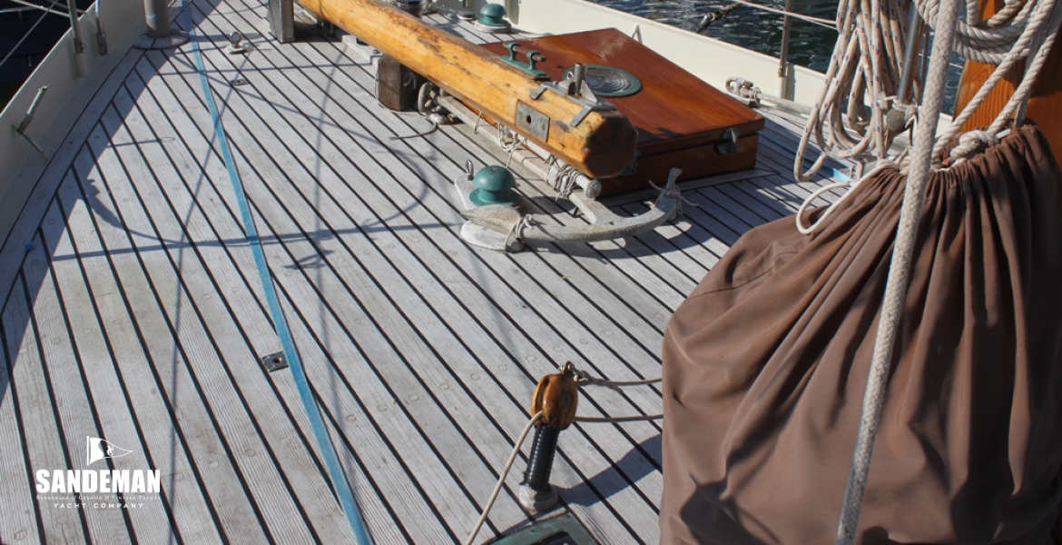 11 Foredeck.jpg