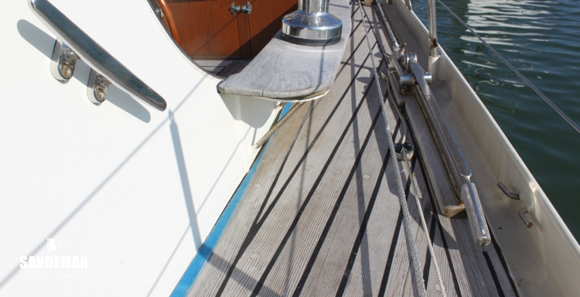 22 Aft side deck.jpg
