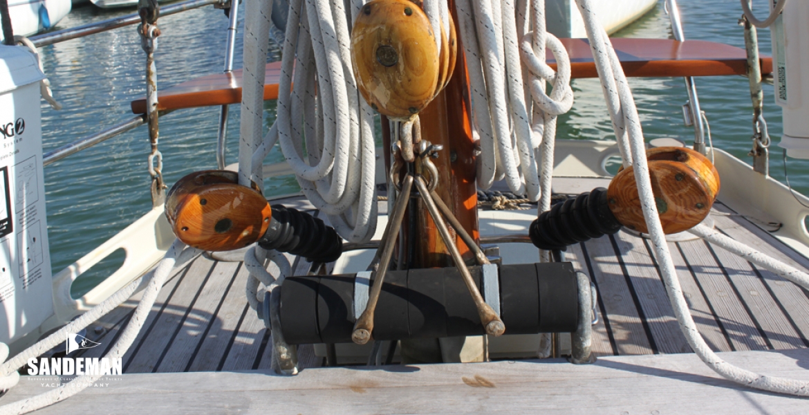 24 Aft deck mizzen.jpg
