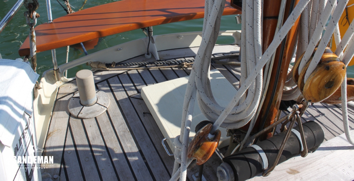 25 Aft deck detail.jpg