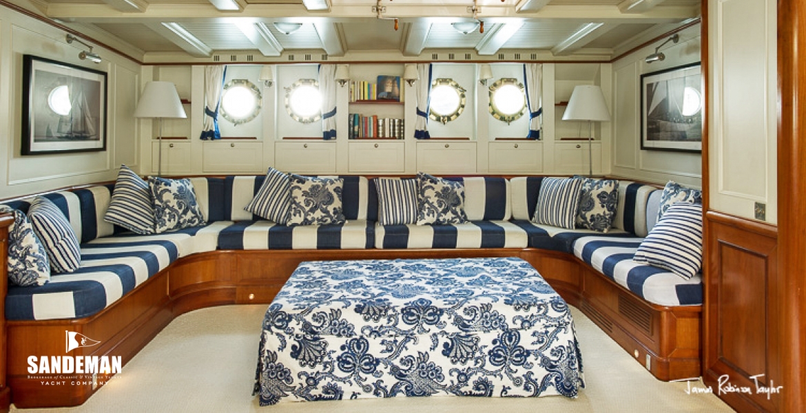 57 Saloon to port