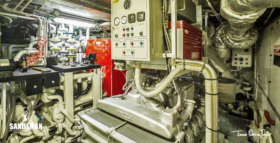 83 Engineroom equipment