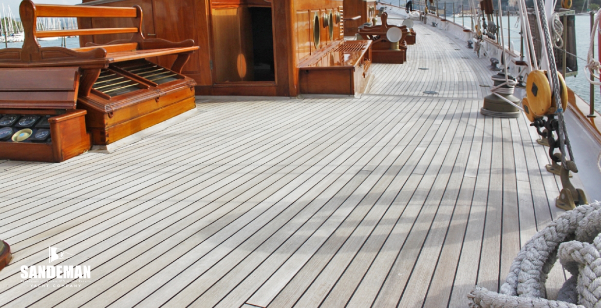 18 Stbd sidedeck v fwd