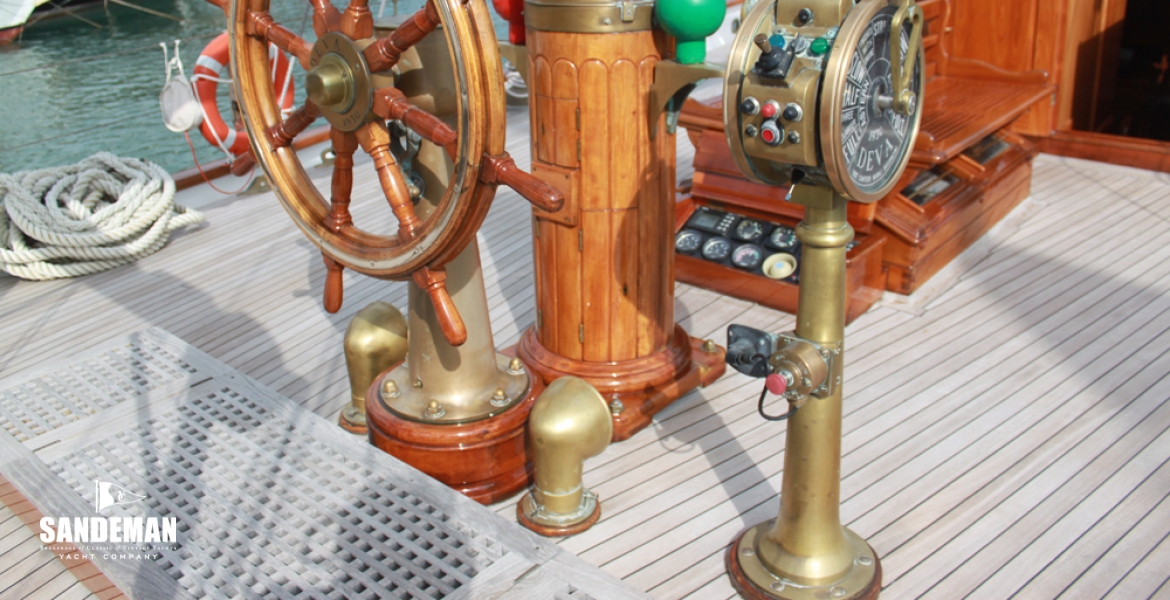 16 Helm position
