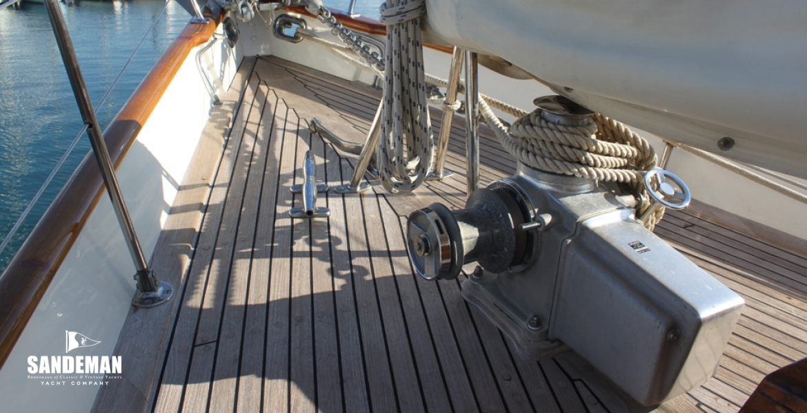 18Foredeck.jpg