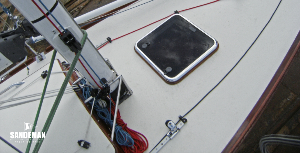12 Foredeck.jpg