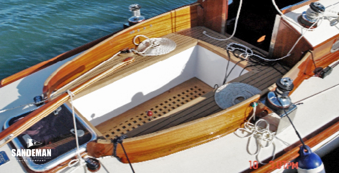 17 Cockpit to accom.jpg