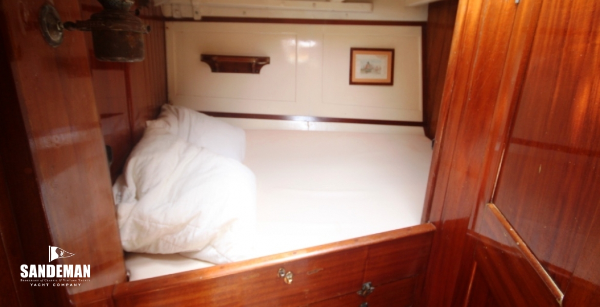 DOUBLE CABIN FWD PORT