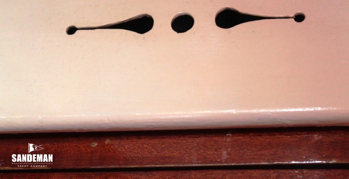 VENTED PANEL AT BEAM SHELF