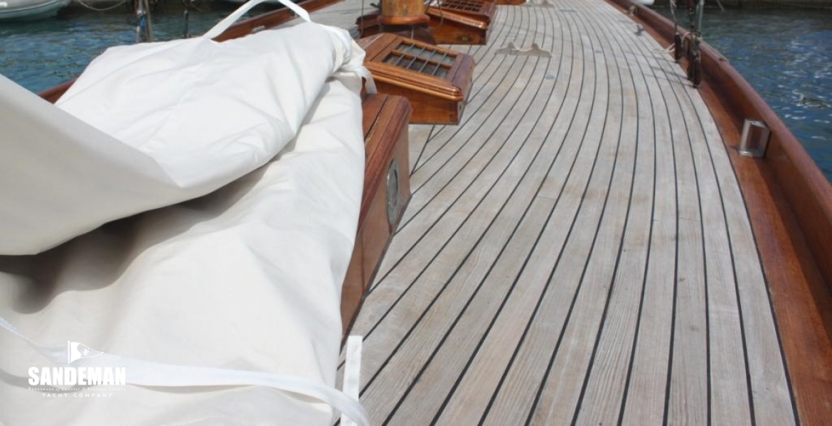 FOREDECK AFT