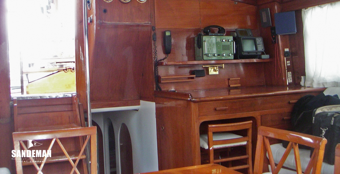 Saloon exit and to aft accom