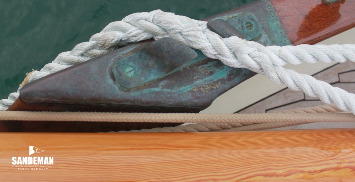Bronze fairlead