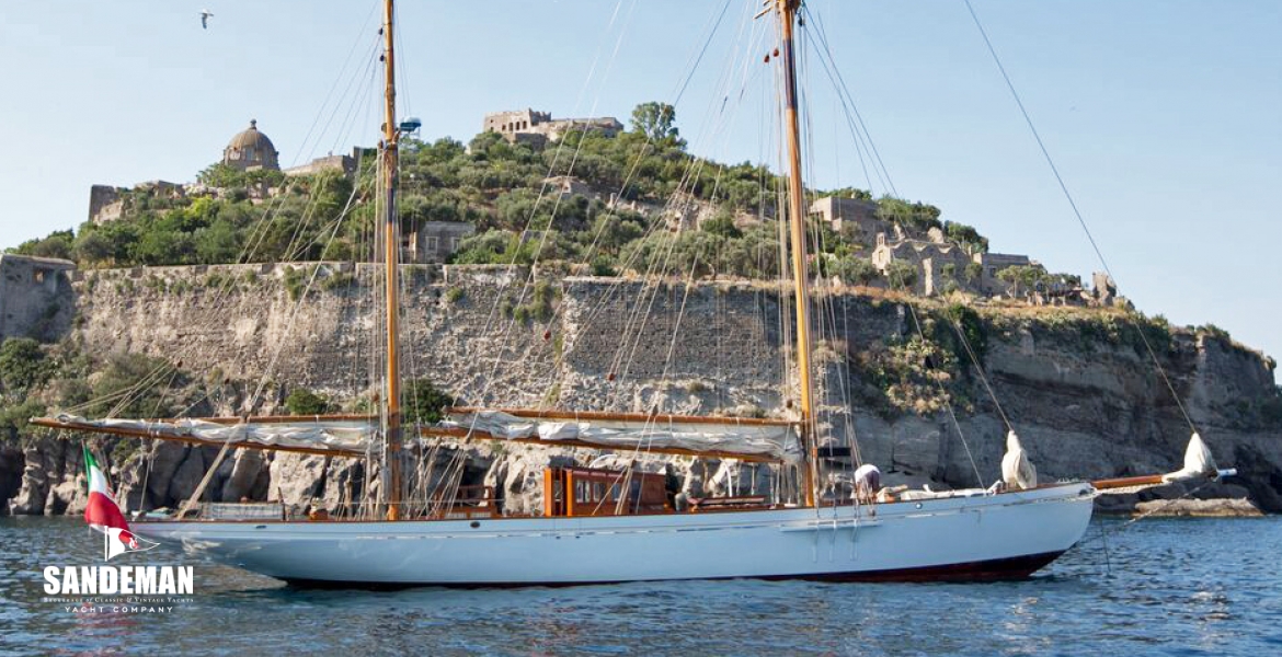 09 Moored abeam