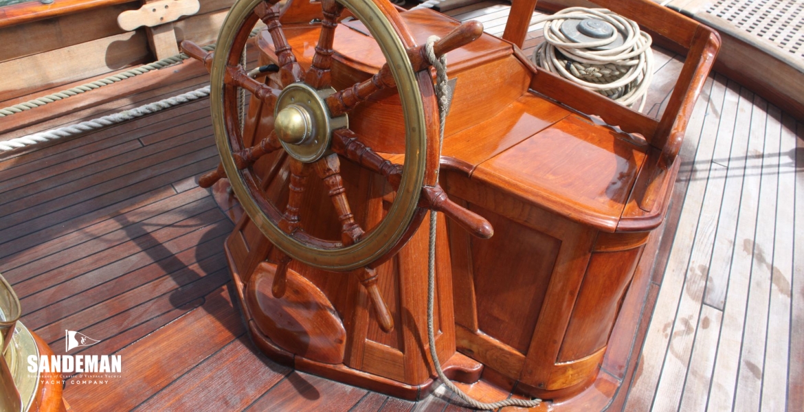 39 Helm aft