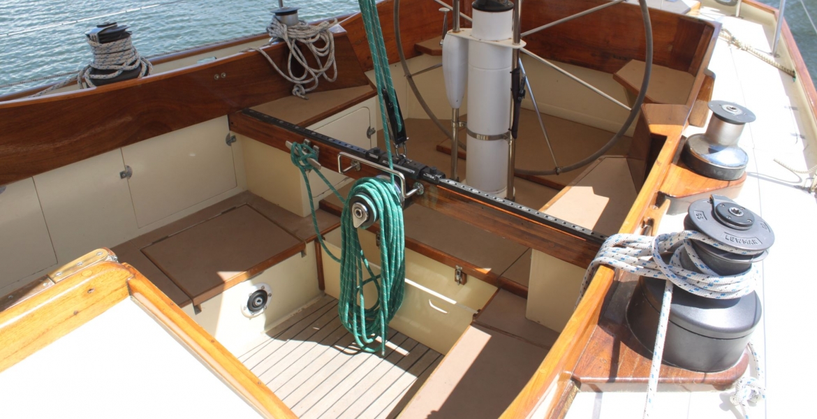 21Intocockpit.JPG