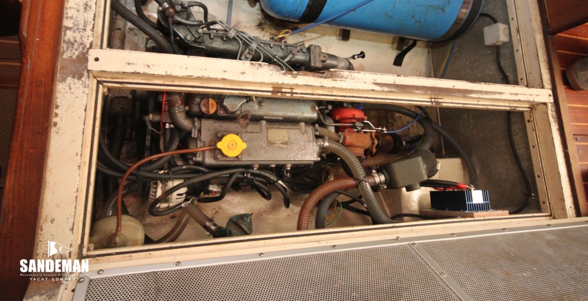 40Engine.JPG
