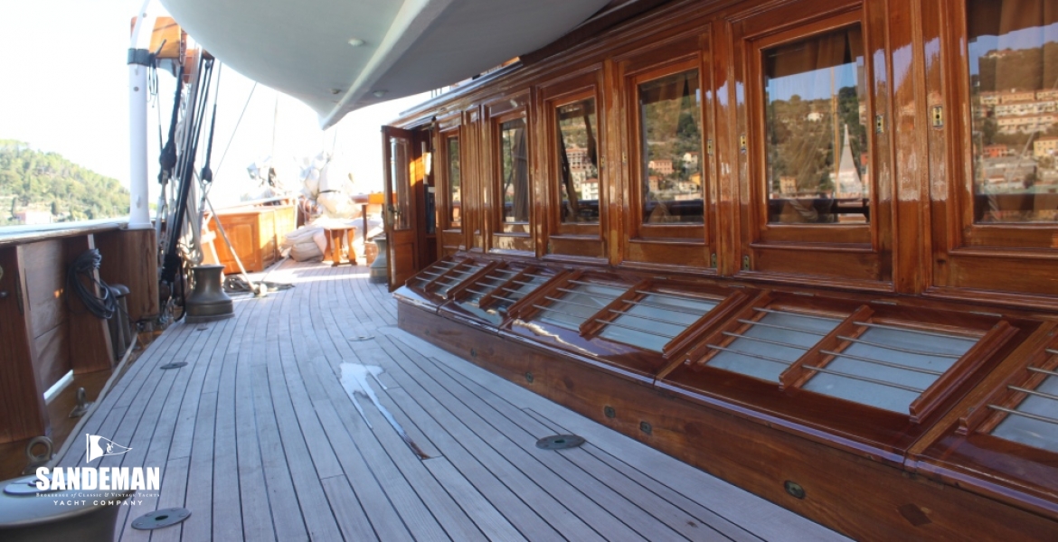27 Deck house fwd port