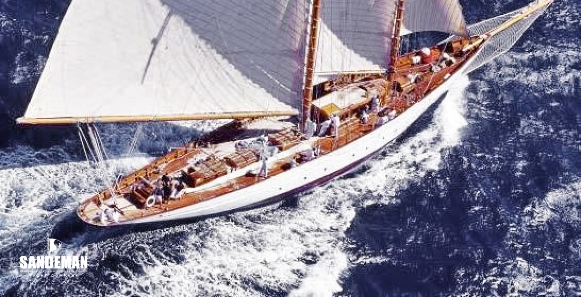 06 Stbd reach v over deck