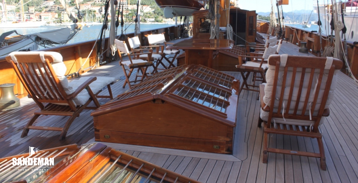24 Mid deck v fwd