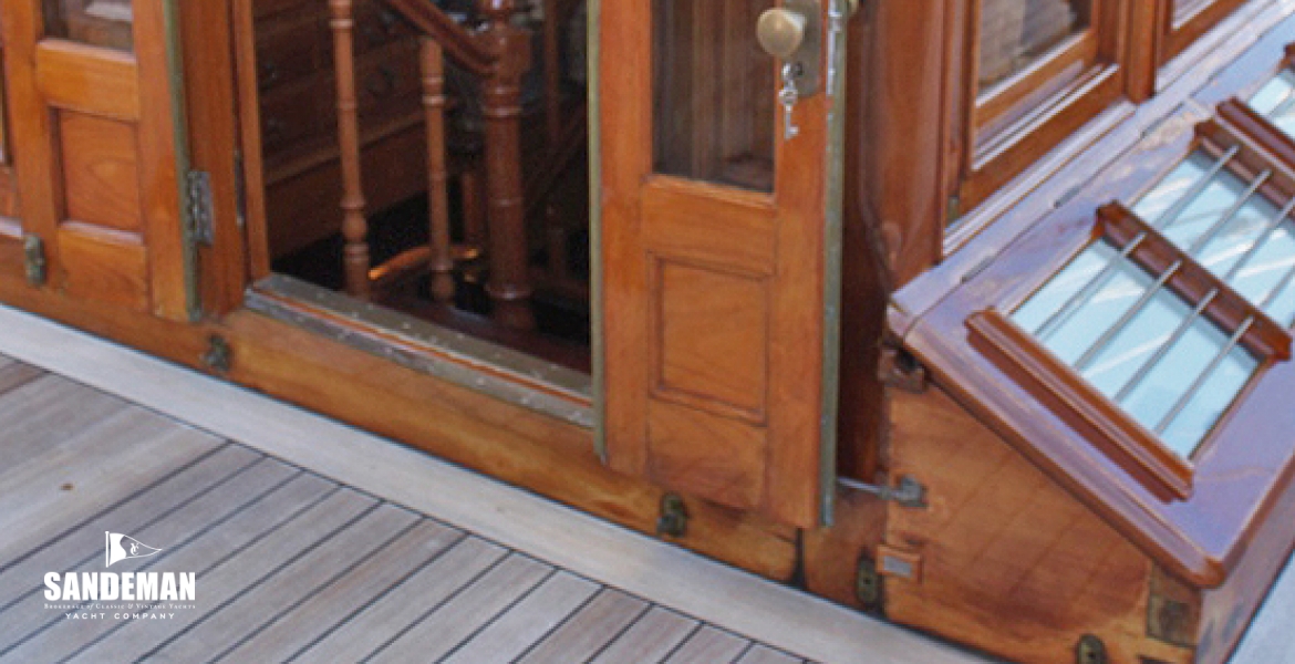 41 Deck house access