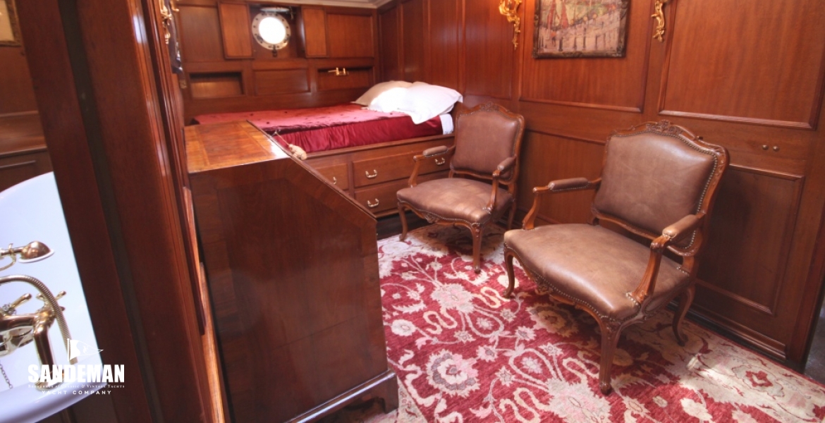 56 En suite to master cabin