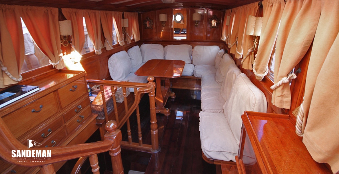 42 Into Deck house