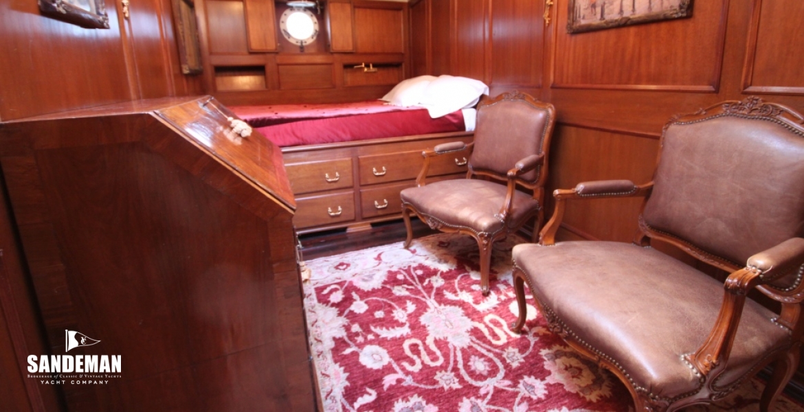 54 Master cabin to port
