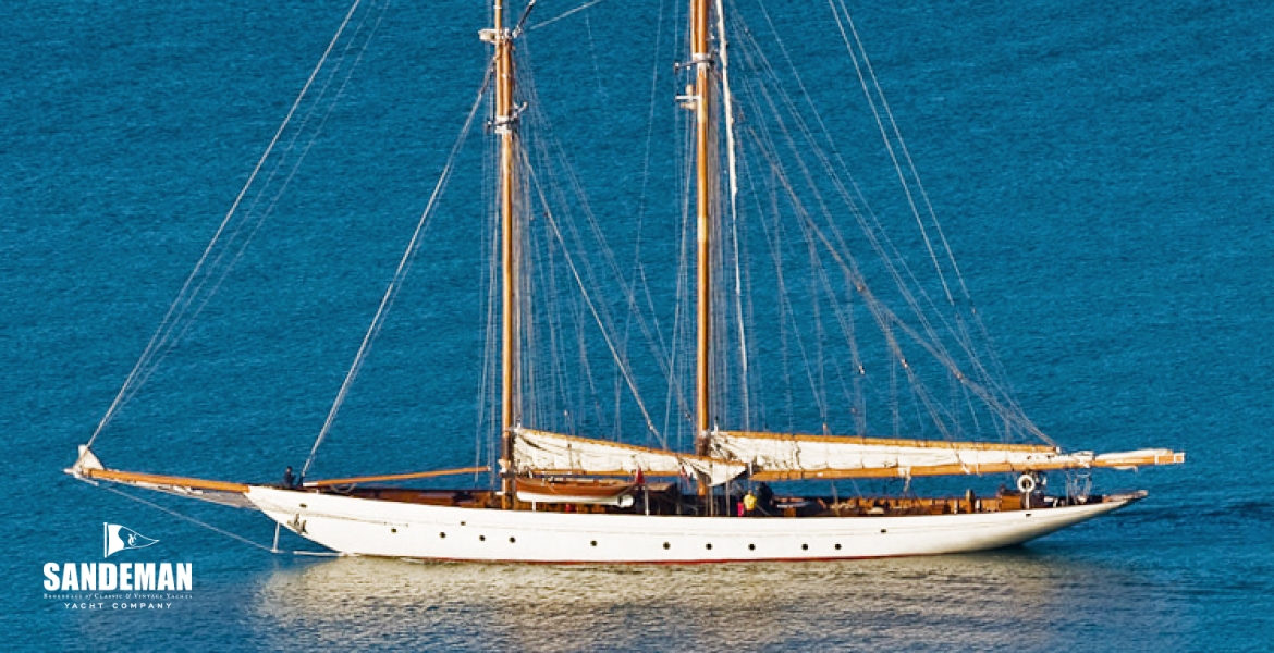 15 Moored abeam