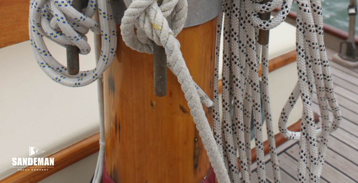 18Mastdetail.JPG