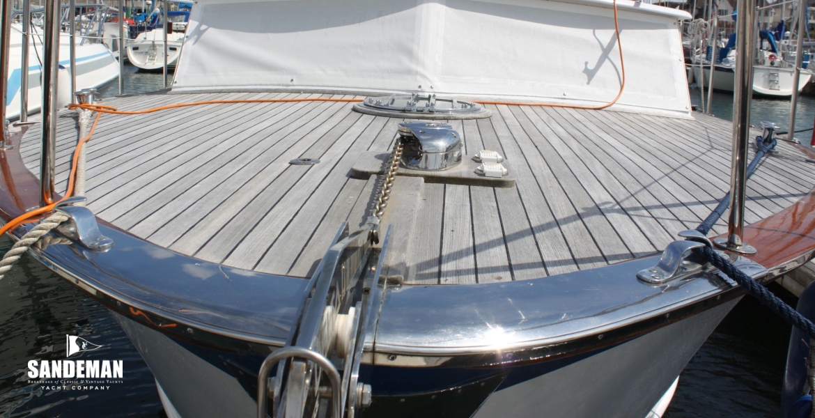 15 Bow v aft.JPG