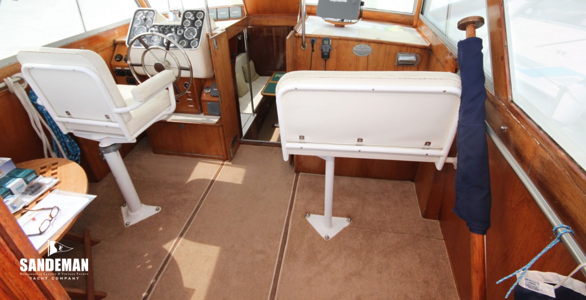 19 Deckhouse v fwd.JPG