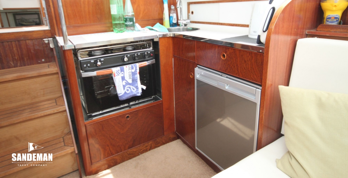 30 Galley v aft.JPG