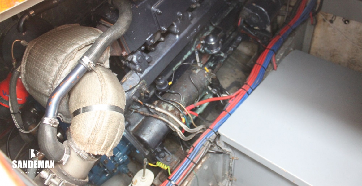 37 Engine detail.JPG