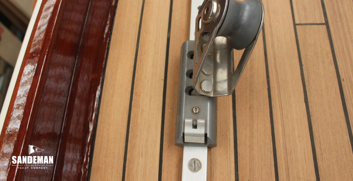 09Sidedeck.JPG