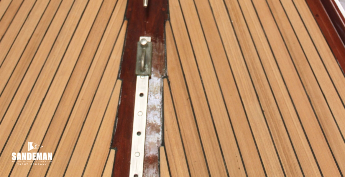 14Foredeck.JPG
