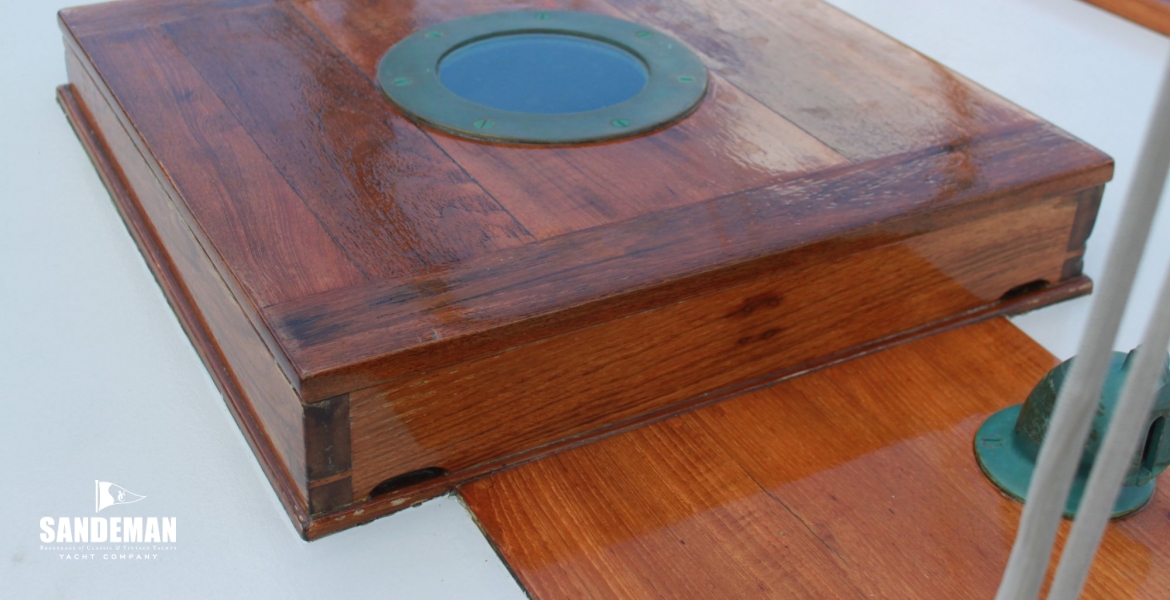 18 Fore hatch.JPG