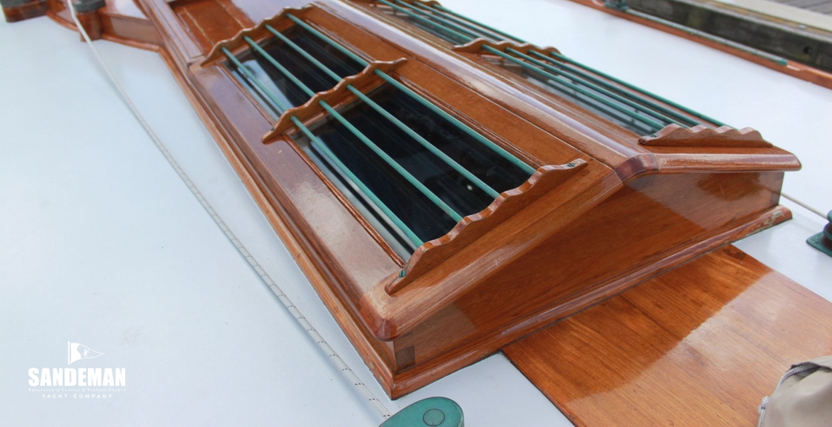 22 Skylight v aft.JPG