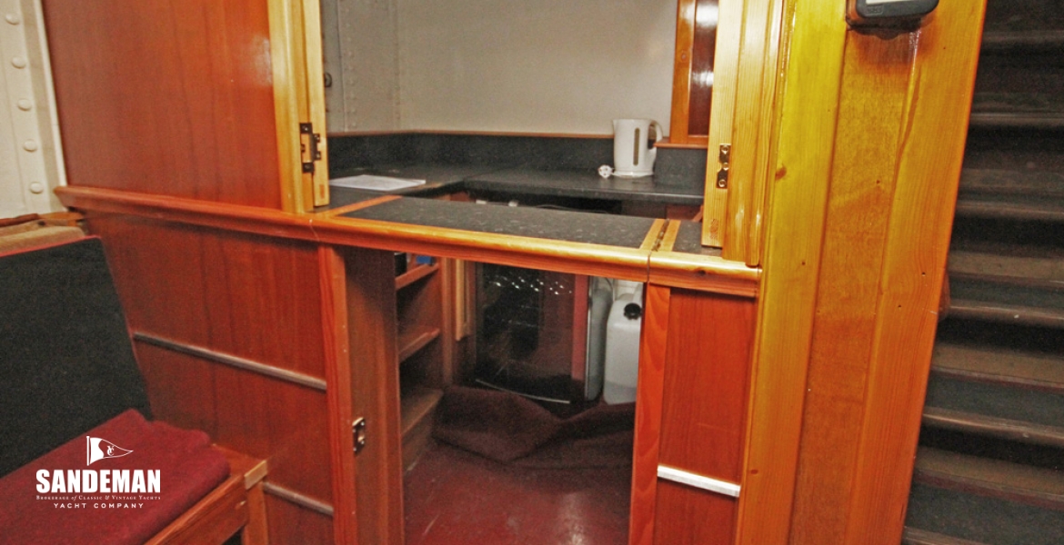 33Barinmaincabinaft.jpg