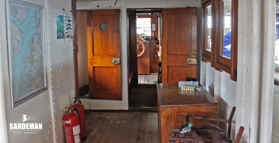 25Decksaloon.JPG