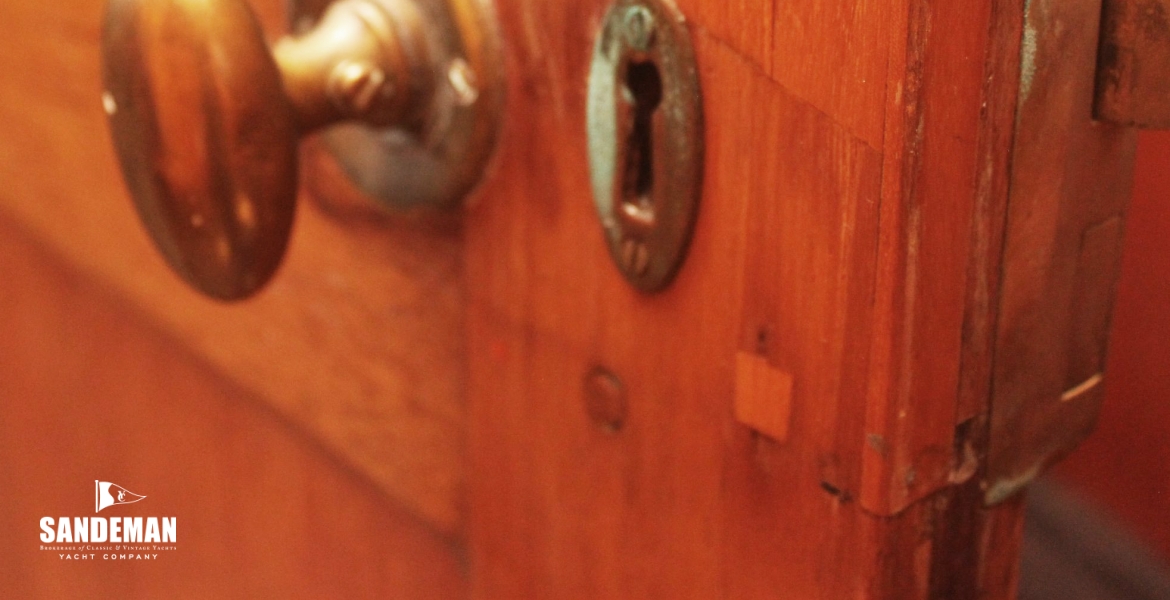 37Doorlock.jpg
